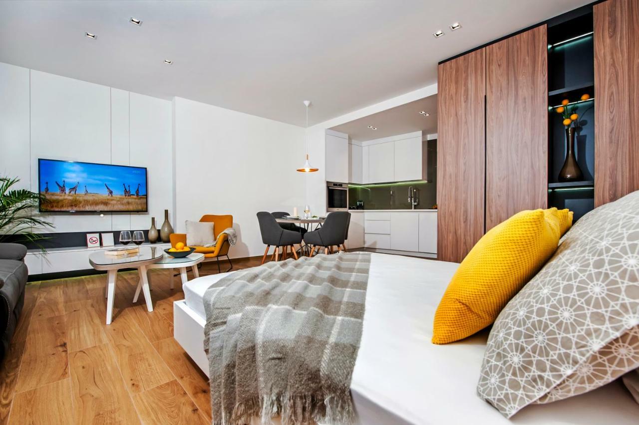 Apartments Vincero 罗维尼 外观 照片