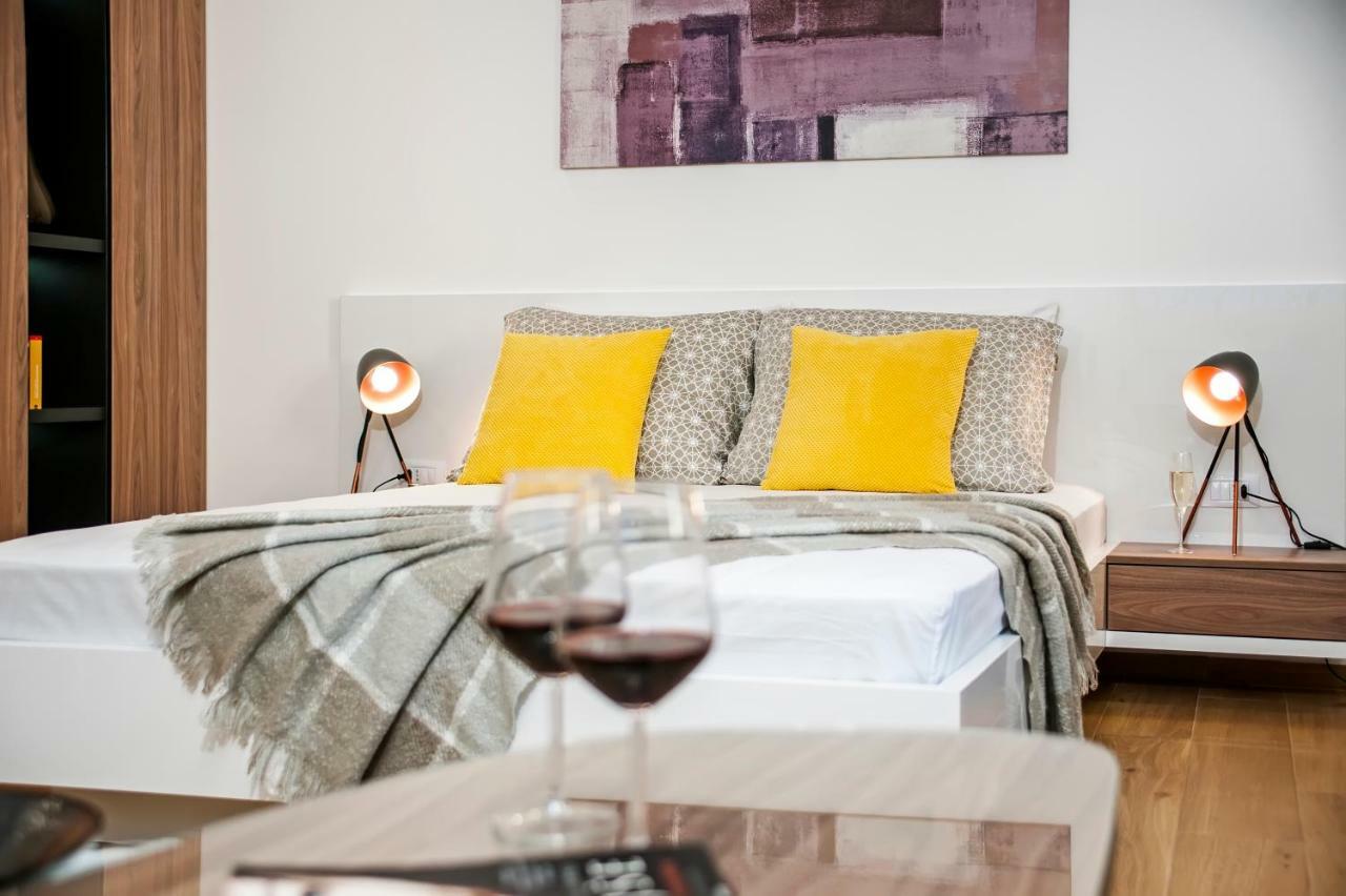 Apartments Vincero 罗维尼 外观 照片
