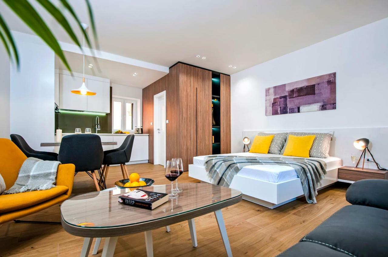 Apartments Vincero 罗维尼 外观 照片