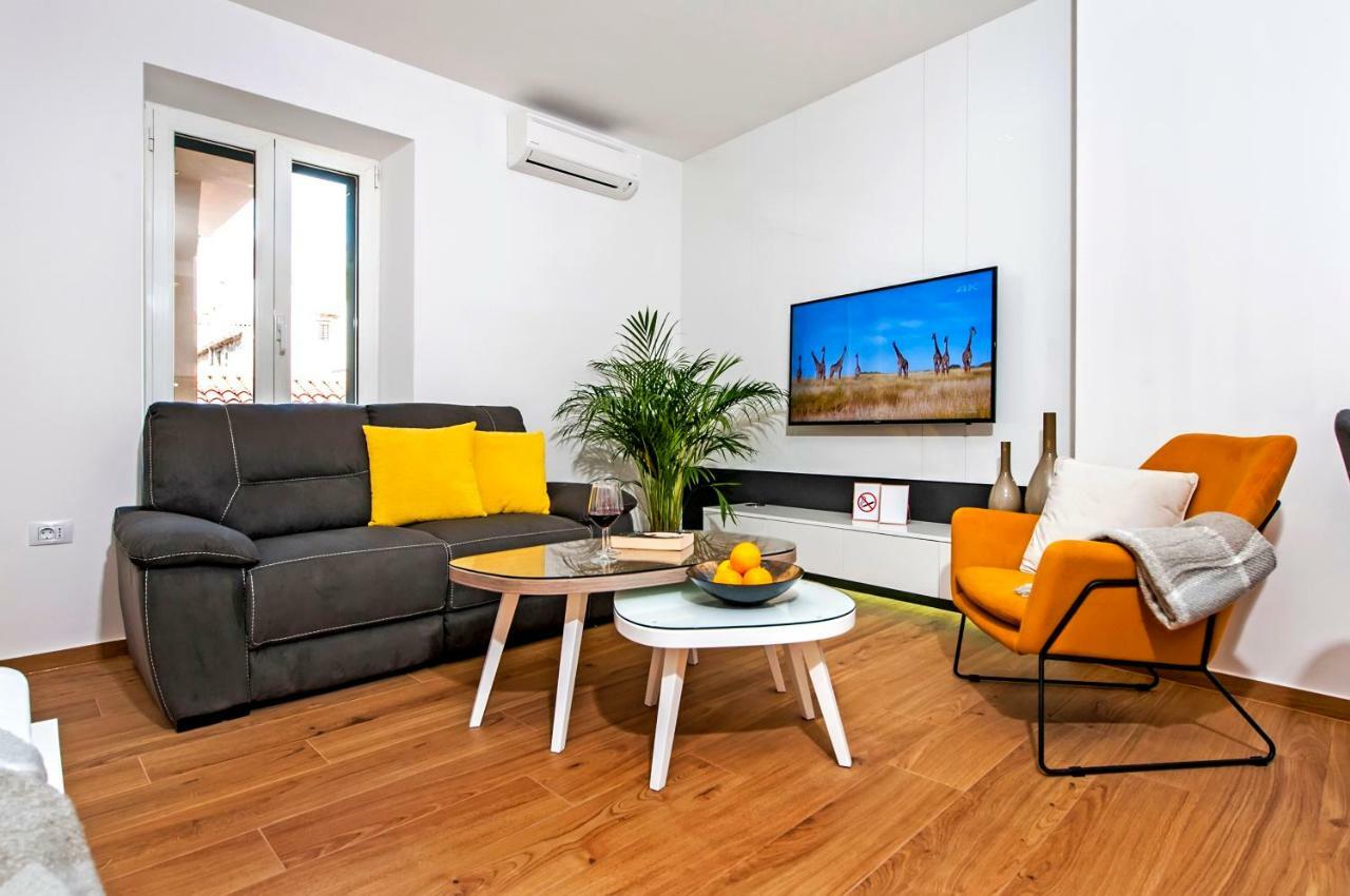 Apartments Vincero 罗维尼 外观 照片
