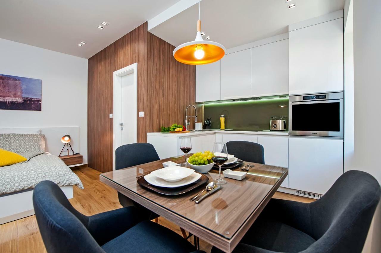 Apartments Vincero 罗维尼 外观 照片