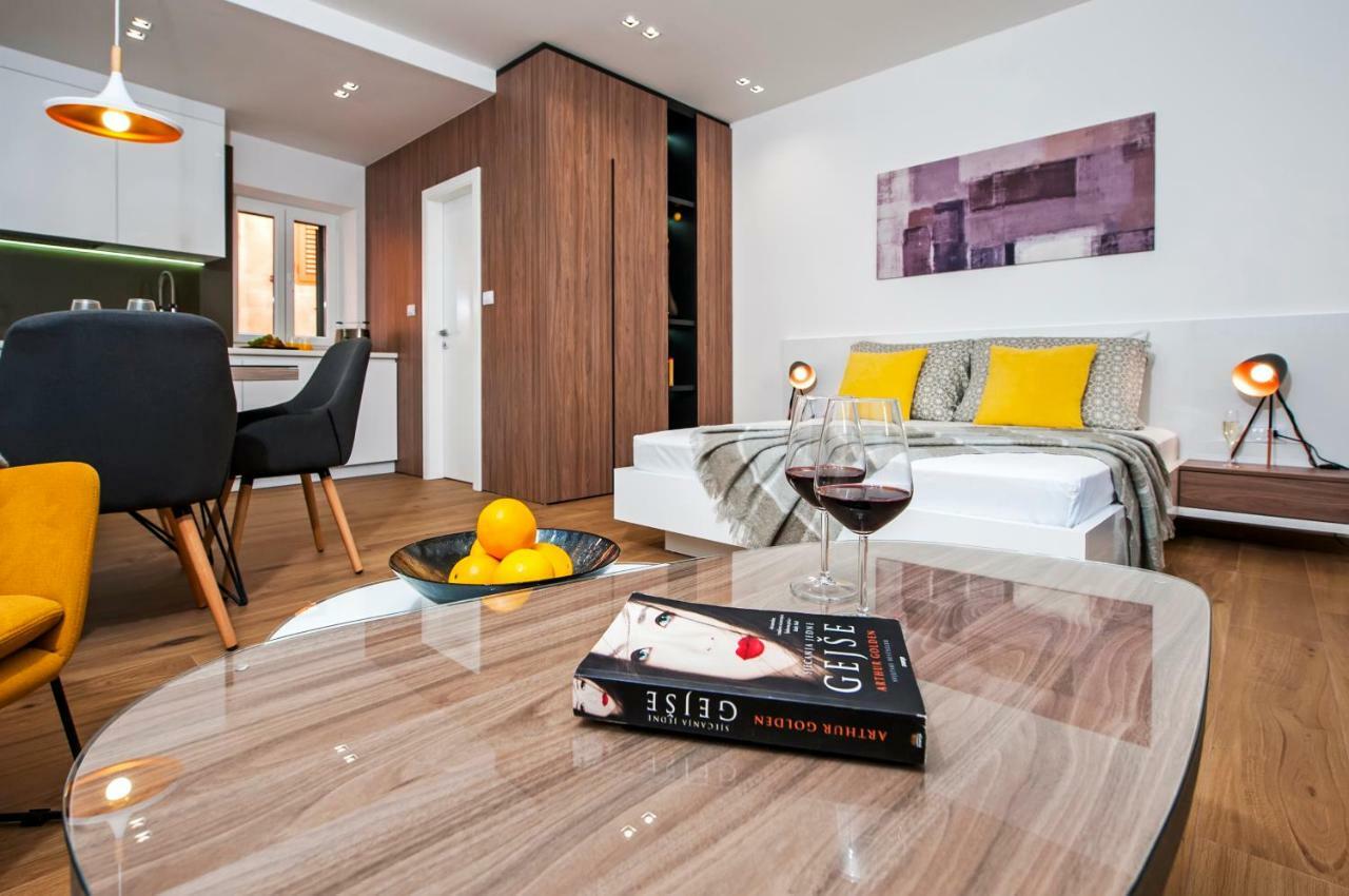 Apartments Vincero 罗维尼 外观 照片